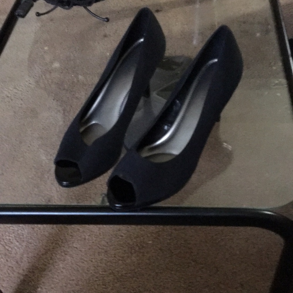Dress shoes